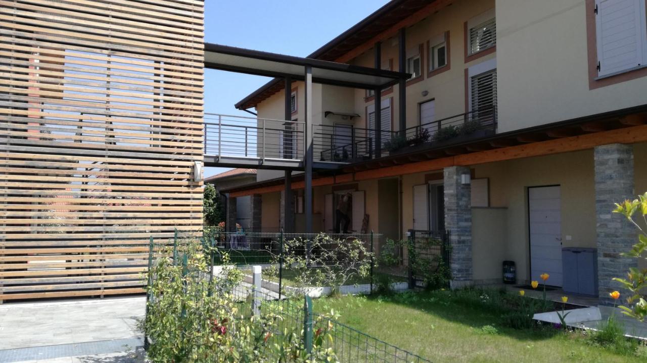 Charme Lake Loft Испра Экстерьер фото