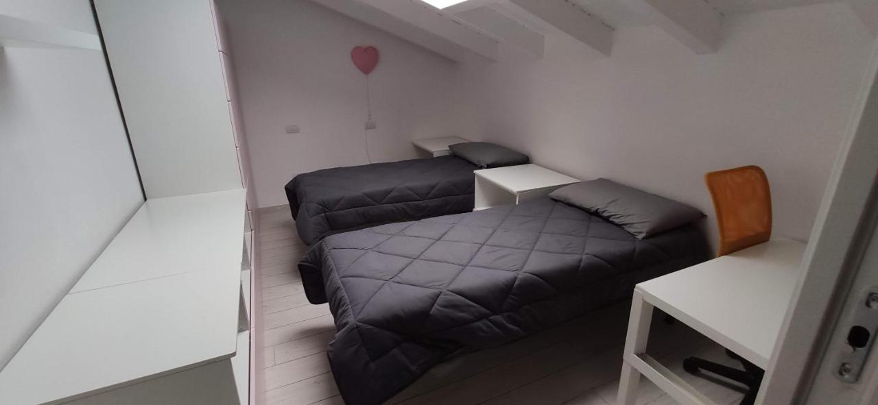 Charme Lake Loft Испра Экстерьер фото