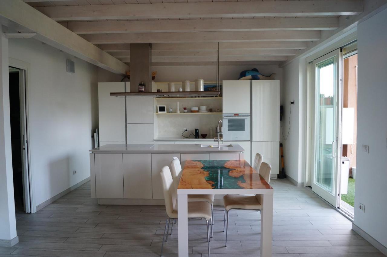 Charme Lake Loft Испра Экстерьер фото